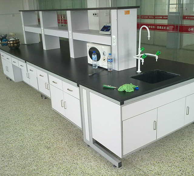 中央實(shí)驗(yàn)臺(tái)