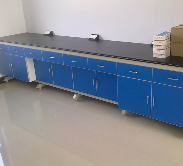 邊實(shí)驗(yàn)臺(tái)-3
